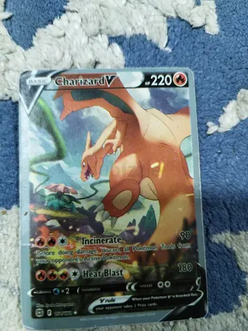 Charizard V Pokémon Card