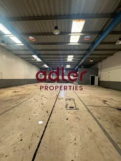 HIGH-QUALITY WAREHOUSE IN A PRIME INDUSTRIAL LOCATION | FLEXIBLE FLOOR PLAN | EXCELLENT CEILING HEIG