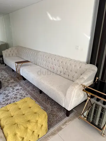 Elegant Modern Sofa with Tufted Design