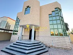 RENOVATED INDEPENDENT VILLA 5BR MAIDS PRIVATE GARDEN