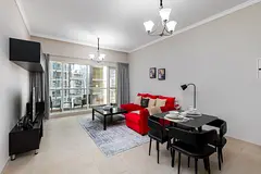 Maison Privee - Comfortable Downtown Apartment w/ City Skyline Vws