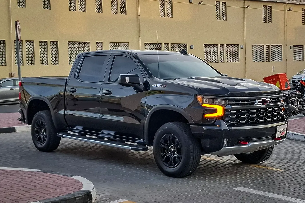 Chevrolet Silverado 2022 — photo 1 of 15