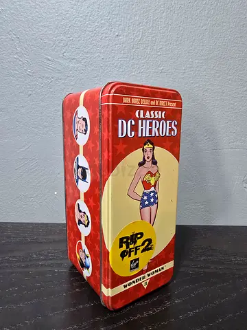 (1385 of 2000) Wonder Woman Statue