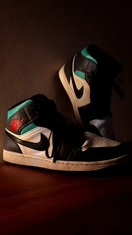 Nike Air Jordan 1 Mid Aqua - A Must-Have for Sneakerheads