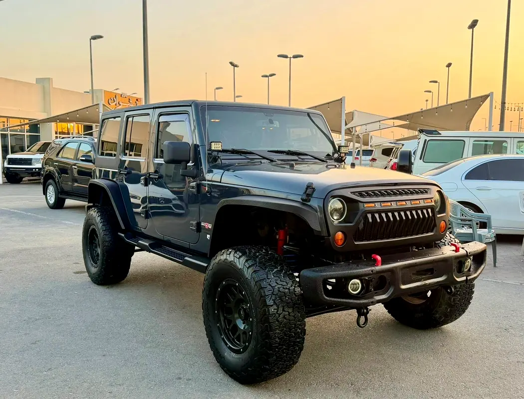 Jeep Wrangler 2016 — photo 1 of 12