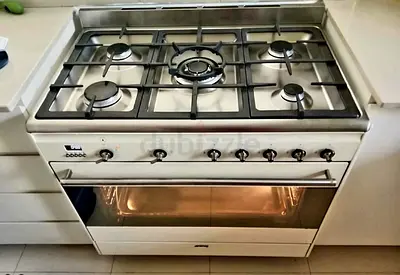 Italian smeg Top 5 Burner Gas Down Oven Electric Cooker Range Size 90cm