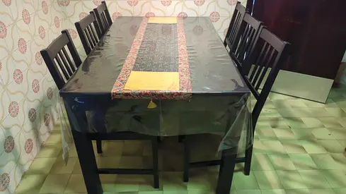 IKEA Extendable Dinning Table with 6 chairs for sell