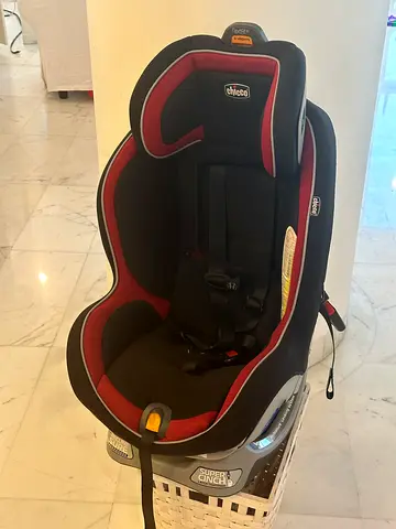 Chicco kid Car Seat for Sale