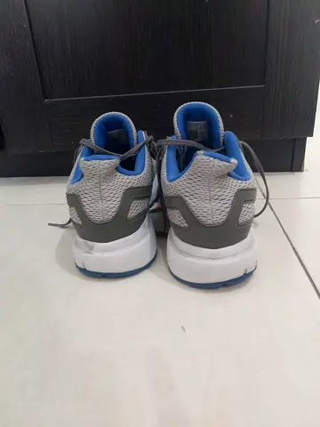 Original Adidas Mens Sports Running Shoes in Great Condition