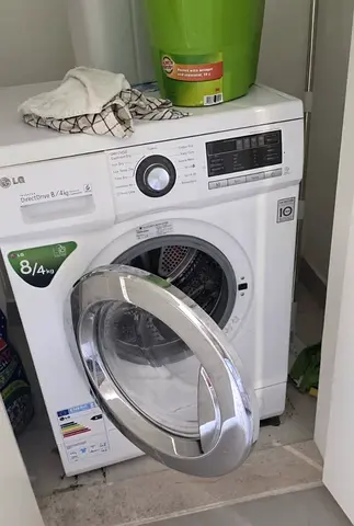 LG 8/4 KG washer and dryer combo 2in1