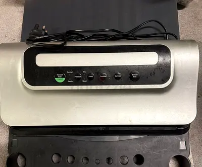 Vacuum Sealer Machine in Great Condition
