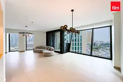 Stunning Burj, Fountain Views |Direct Mall Access