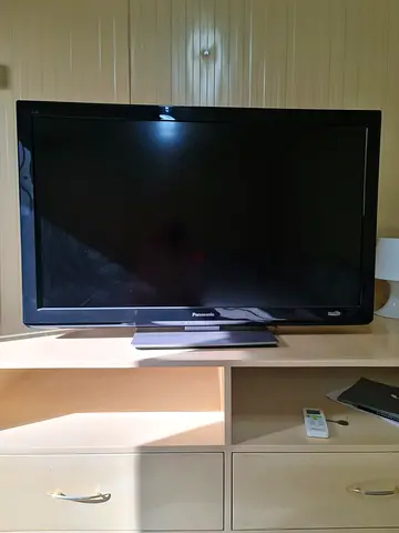 Garage Sale- Flat TV for 50 dirhams