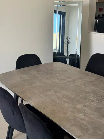 Dining Table with 6 chairs