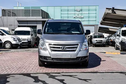Hyundai H1 2016 (12 Passenger)