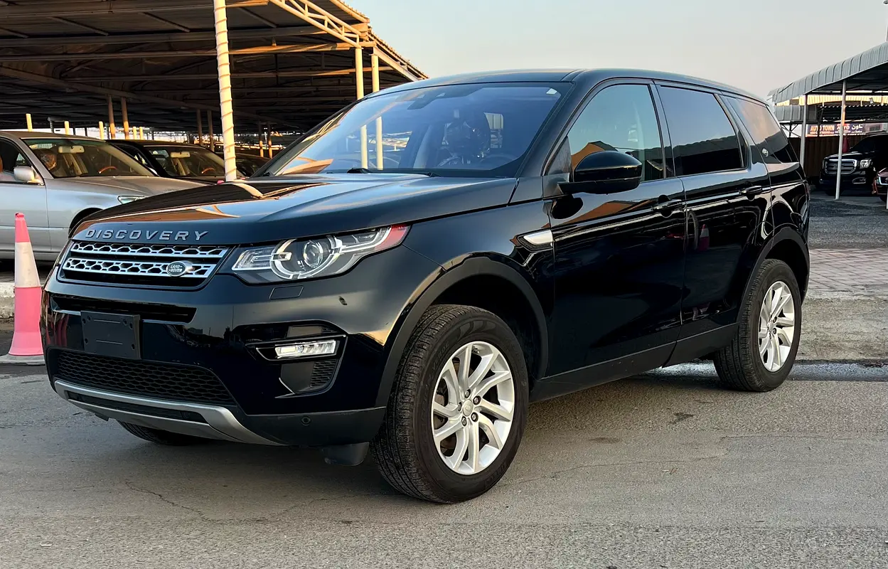 Land Rover Discovery 2019 — photo 1 of 20