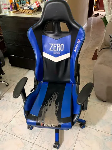Zero series gaming chair almost in perfect condition and very comfortable