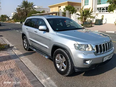 2011 JEEP GRAND CHEROKEE V6 - LIMITED - GCC SPECS - FULL OPTIONS