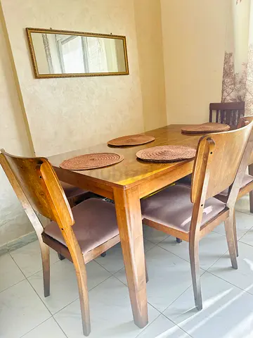 Dining table for sale