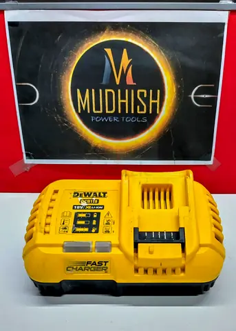 Dewalt DCB118 Fast Charger