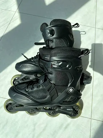 Black Roller Skates Adult size(44)+ Pads (XL) in Great Condition