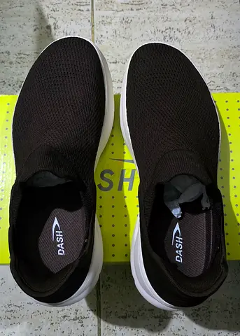 Comfortable Dash Sneakers in Brown