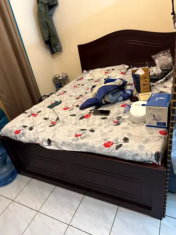 Comfortable Wooden Queen Bed with Bedding