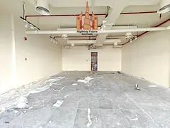 SHOP FOR RENT ON PRIME LOCATION CLOSE TO FAMILY PARK