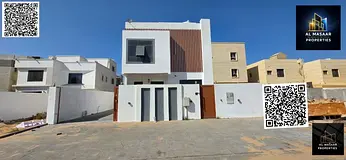 Two-story villa with 5 master bedrooms, including electricity, water, and air conditioning, in a pri