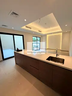 3 bedrooms townhouse ready to move for rent.