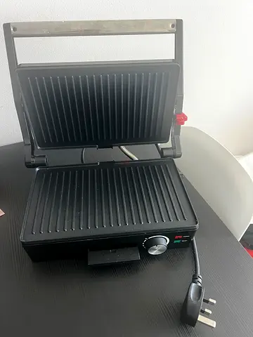Electric Grill - Perfect for Indoor BBQs