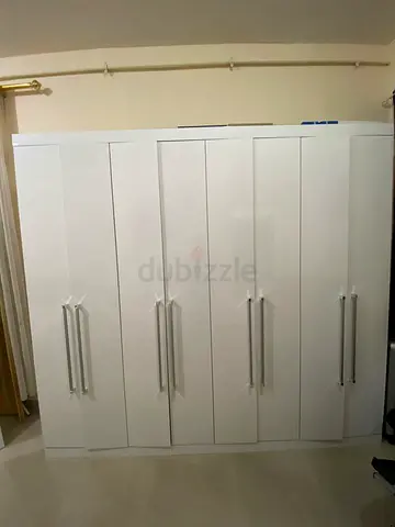 Wardrobe in a good condition from home center bought 1800dh selling for 400 dh
