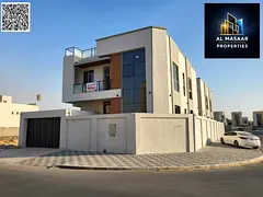 Own a corner villa on two streets, two floors and a roof, 6 master bedrooms, freehold ownership for