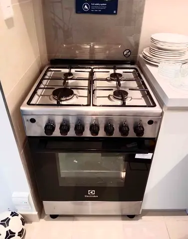 Electrolux brand 4 Burner Full Gas Cooker Range Size 60cm