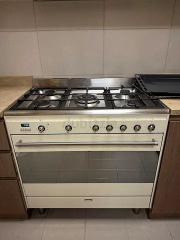 Italian Smeg Top 5 Burner Gas Down Oven Electric Cooker Range Size 90cm
