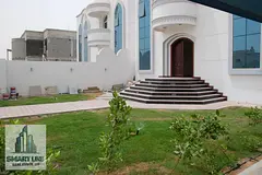 LUXURIOUS 4 BR PLUS VILLA WITH WARDROBES MAJLIS ROOM MAID ROOM LIVING HALLS OUTSIDE NICE SPACE FOR G