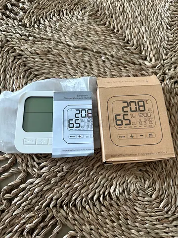 Room temperature reader