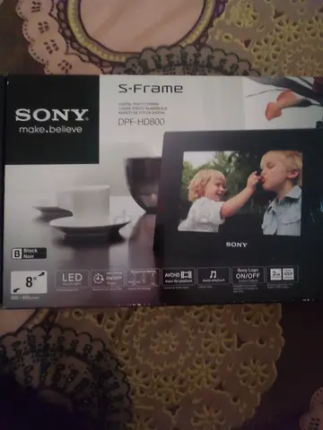 Sony Digital Photo Frame - S-Frame DPF-HD800
