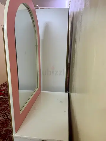 Dressing table