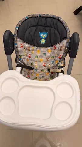 Baby feeding chair