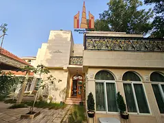 5Bed room 4 Master room + 2 small room swimming pool 2 Balcony Maids room 2 Hall 1 Majlis 8000 sqft