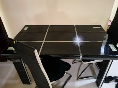 table for sale with 2 chairs