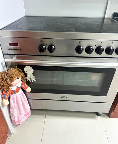 High-Quality Gas Oven with Grill - Versatile Cooking Appliance