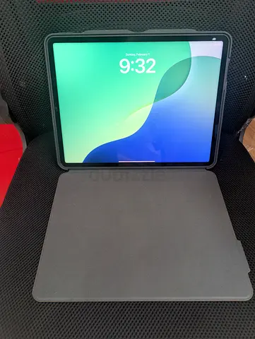 iPAD PRO 12.9 6TH GEN_ 2TB _ WIFI+ CELL ORIGINAL LIKE NEW _57CYCLE 100% + COVER + SCREEN PROTECTOR