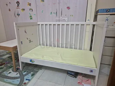 Sundvik IKEA baby cot