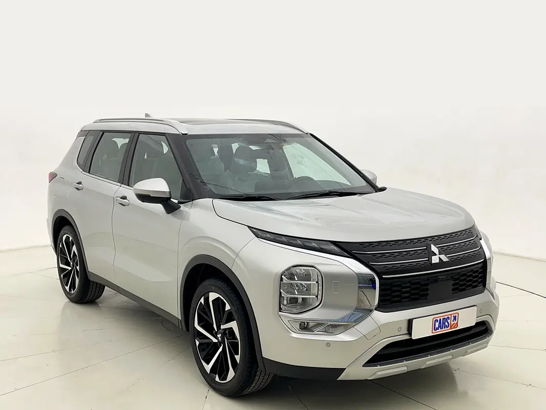 Mitsubishi Outlander 2025 — photo 1 of 13