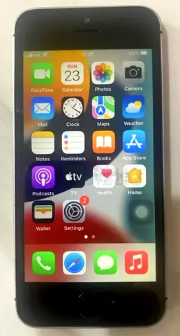 Apple iPhone SE- Great Condition