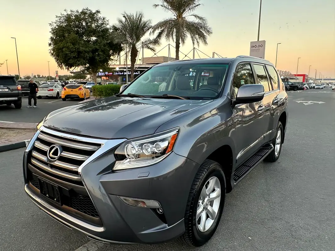 Lexus GX-Series 2017 — photo 1 of 17