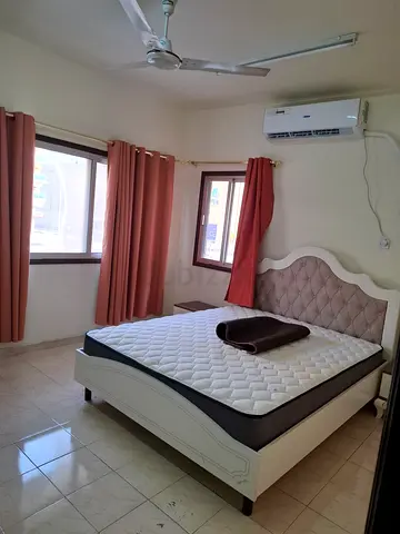 FURNISHED FAMILY ROOM AVIALBLE FOR HUSBAND WIFE/COUPLE /EXCUETIVE LADY/TO SHARE WITH MUSLIM FAMILY