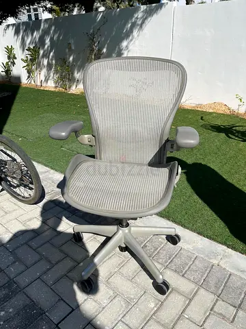 Herman Miller Aeron size C Gray Office Chair fully loaded